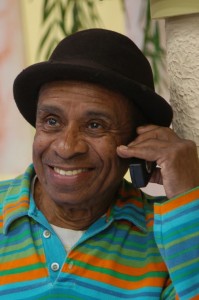 Ator Canarinho, do humorístico "A praça é nossa", morre aos 86 anos Ator Canarinho, do humorístico "A praça é nossa", morre aos 86 anos