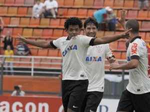 Corinthians fecha campanha no Paulistão com 3 a 0 sobre Atlético Sorocaba