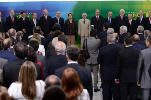 Dilma dá posse a mais seis ministros nesta segunda-feira (17/03)