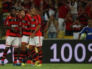 Flamengo derrota a Cabofriense e está na final do Cariocão 2014