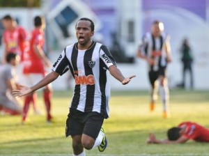 Atlético-MG vence o Guarani-MG em Divinópolis e está na semifinal do Mineiro