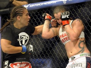 Jéssica “Bate-Estaca” Andrade vence americana Raquel Pennington no UFC 171