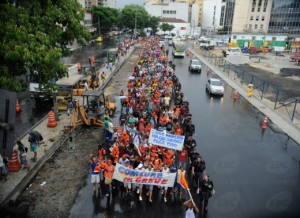 Garis do Rio decidem continuar em greve e marcam manifestação