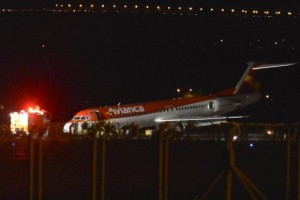 Avião da companhia Avianca faz pouso de "barriga" no Aeroporto de Brasília