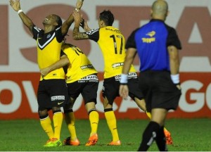 Santos goleia Mogi Mirim e garante vaga nas quartas de final