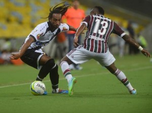 Vasco empata com Fluminense e fica na frente do rival na classificação geral
