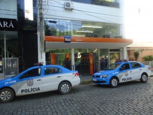 Banco Itaú da Major Porfirio Henrique é invadido em Itaperuna, RJ