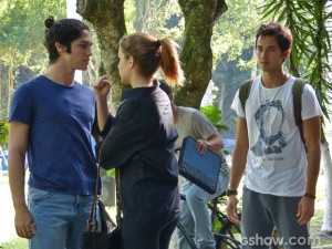 Ben não gosta nem um pouco de ver Antônio desrespeitando Anita (Foto: Malhação/ TV Globo) Ben não gosta nem um pouco de ver Antônio desrespeitando Anita (Foto: Malhação/ TV Globo)