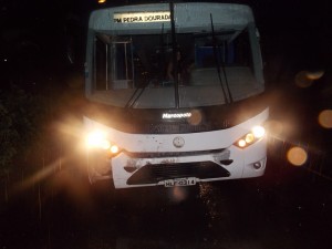Veículos com estudantes de Carangola e Pedra Dourada se acidentam na RJ 220 entre Natividade e Itaperuna