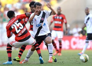 Flamengo e Vasco empatam na primeira partida da decisão do Cariocão 2014