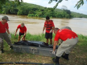 Corpo de um homem é encontrado no Rio Muriaé em Itaperuna