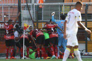Ituano vence o Santos na 1ª da final no Pacaembu