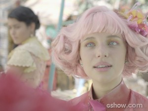 Zelão pede para Rodapé escrever uma carta de amor para Juliana (Foto: Meu Pedacinho de Chão/TV Globo) Zelão pede para Rodapé escrever uma carta de amor para Juliana (Foto: Meu Pedacinho de Chão/TV Globo)