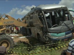 Delegacia instaurou inquérito policial - Delegada Gisele Martins já ouviu o motorista do ônibus