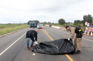 Mulher morre e homem fica ferido em acidente na BR-356