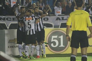 Atlético-MG barra o Fluminense e vence em Ipatinga pelo Brasileirão