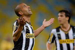 Botafogo se levanta com goleada contra o Criciúma no Maracanã