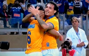 Cruzeiro em jogo difícil vence o Coritiba no Mineirão