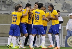 Cruzeiro faz 2 x 0 no Sport e assume a liderança do Campeonato Brasileiro