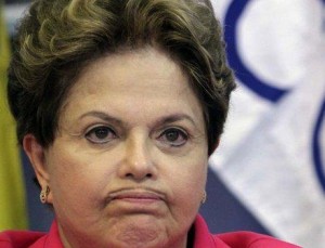 Dilma é pressionada pelo PT para revogar a Lei da Anistia Dilma é pressionada pelo PT para revogar a Lei da Anistia