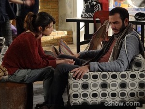 Igor fica mal com a traição e sai sem rumo pelas ruas de São Francisco (Foto: Geração Brasil / TV Globo) Igor fica mal com a traição e sai sem rumo pelas ruas de São Francisco (Foto: Geração Brasil / TV Globo)