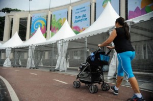 Rotina dos moradores no entorno do Maracanã é alterada com a Copa do Mundo Rotina dos moradores no entorno do Maracanã é alterada com a Copa do Mundo