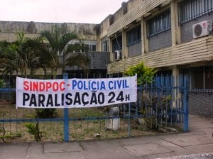 Polícia de 14 estados paralisam atendimentos por 24 horas e PF faz marcha