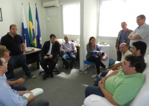 Reunião buscou solucionar situação dos "kombistas" do transporte escolar de Itaperuna