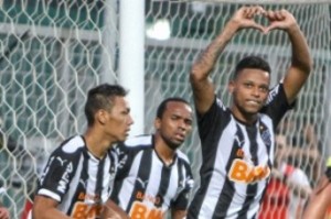 Atlético-MG vira para cima do Santos e vence na Arena Pantanal