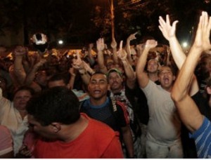 Polícia Militar volta ao trabalho em Pernambuco depois de 48 horas de greve Polícia Militar volta ao trabalho em Pernambuco depois de 48 horas de greve