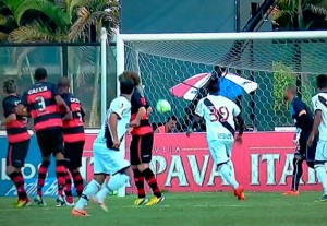Vasco vence o Atlético-GO na sua primeira vitória na Série B de 2014