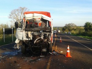 Veículo envolvido no acidente na BR-262 (Foto: Reprodução/TV Morena)