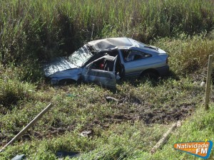 Mais um carro capota no trecho entre Natividade e Porciúncula, na RJ-220 